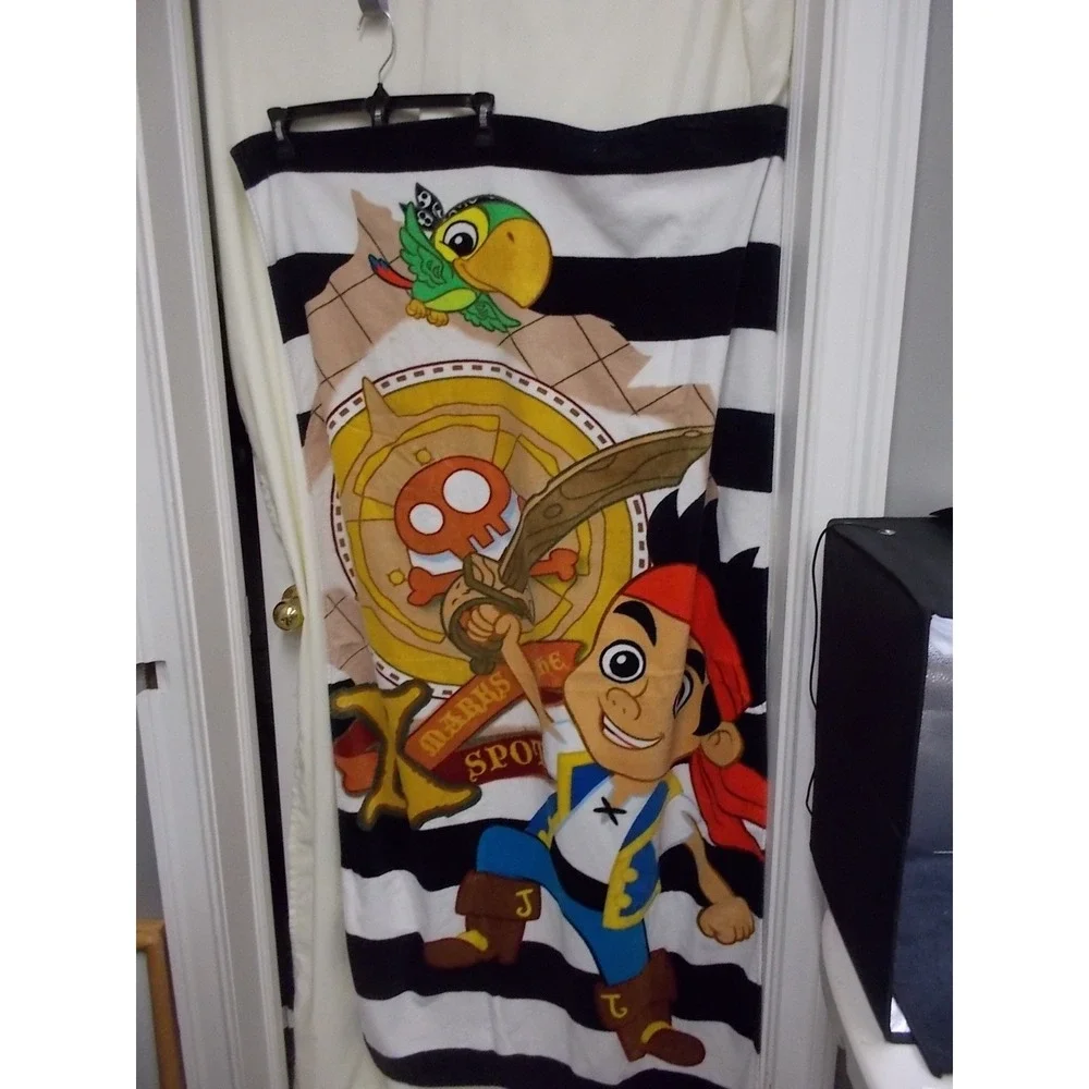 Disney Junior Jake and the Never Land Pirates Beach Towel X Marks the Spot